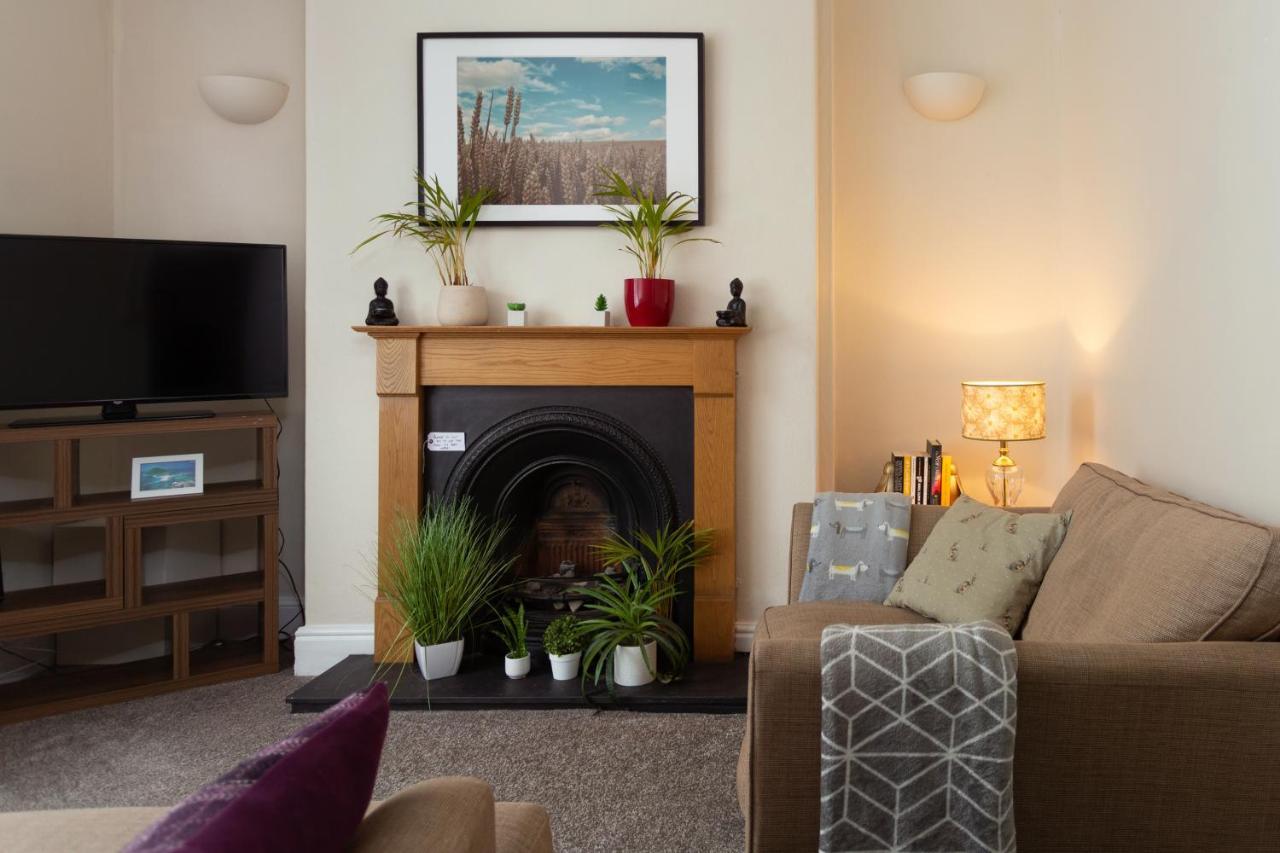 Lovely City Town House With Free Parking Sleeps 2 To 6 Guests York Exterior foto