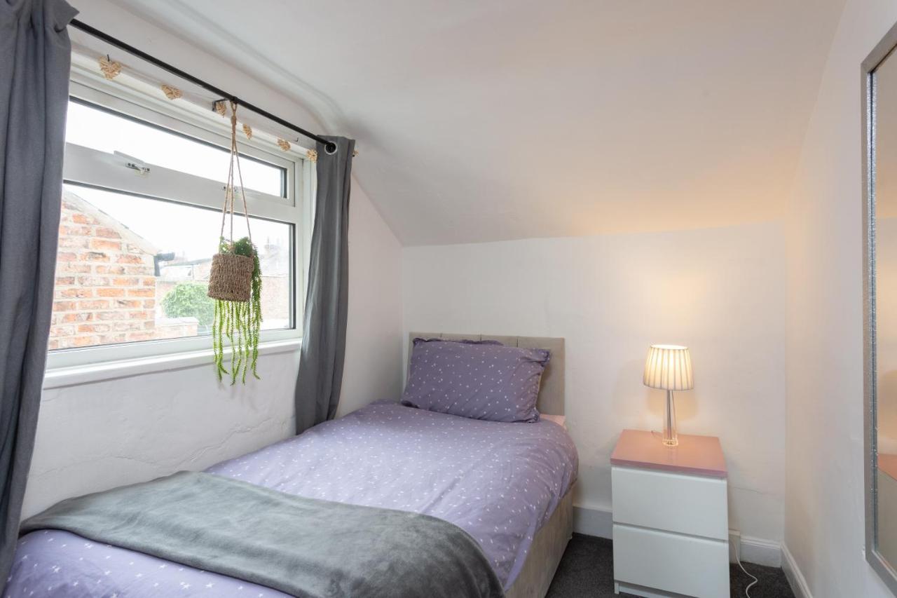 Lovely City Town House With Free Parking Sleeps 2 To 6 Guests York Exterior foto